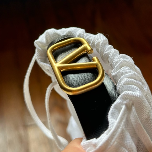 Brand new in packaging VALENTINO REVERSIBLE VLOGO BELT IN GLOSSY CALFSKIN 20 MM - Picture 11 of 12